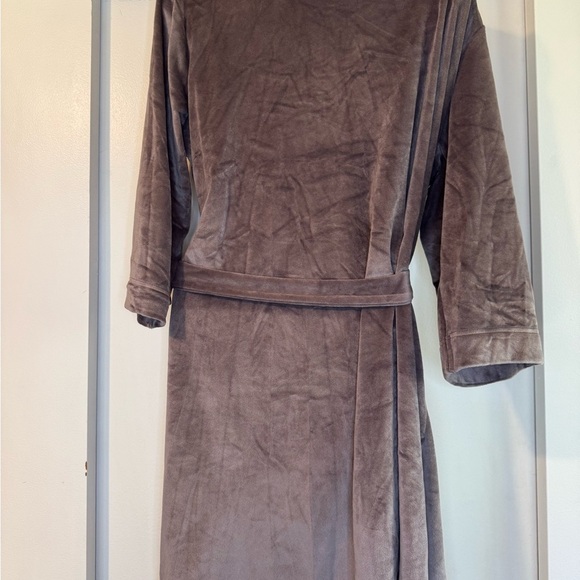 Splendid Velvety Soft Grage Robe - Picture 6 of 8